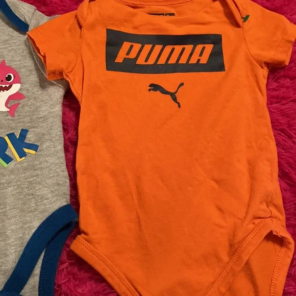 BUNDLE of 3 Onesies - Picture 3 of 16